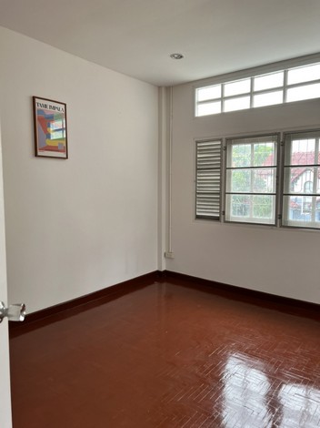 ให้เช่าบ้านปรับปรุงใหม่ในหมู่บ้านนาทองวิลล์หลังเซ็นเฟส ทำเลดี 