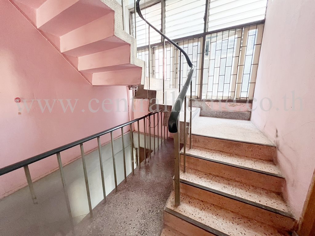 อาคารพาณิชย์ ตรอกครุฑ ใกล้ศาลเจ้าพ่อเสือ เขต พระนคร