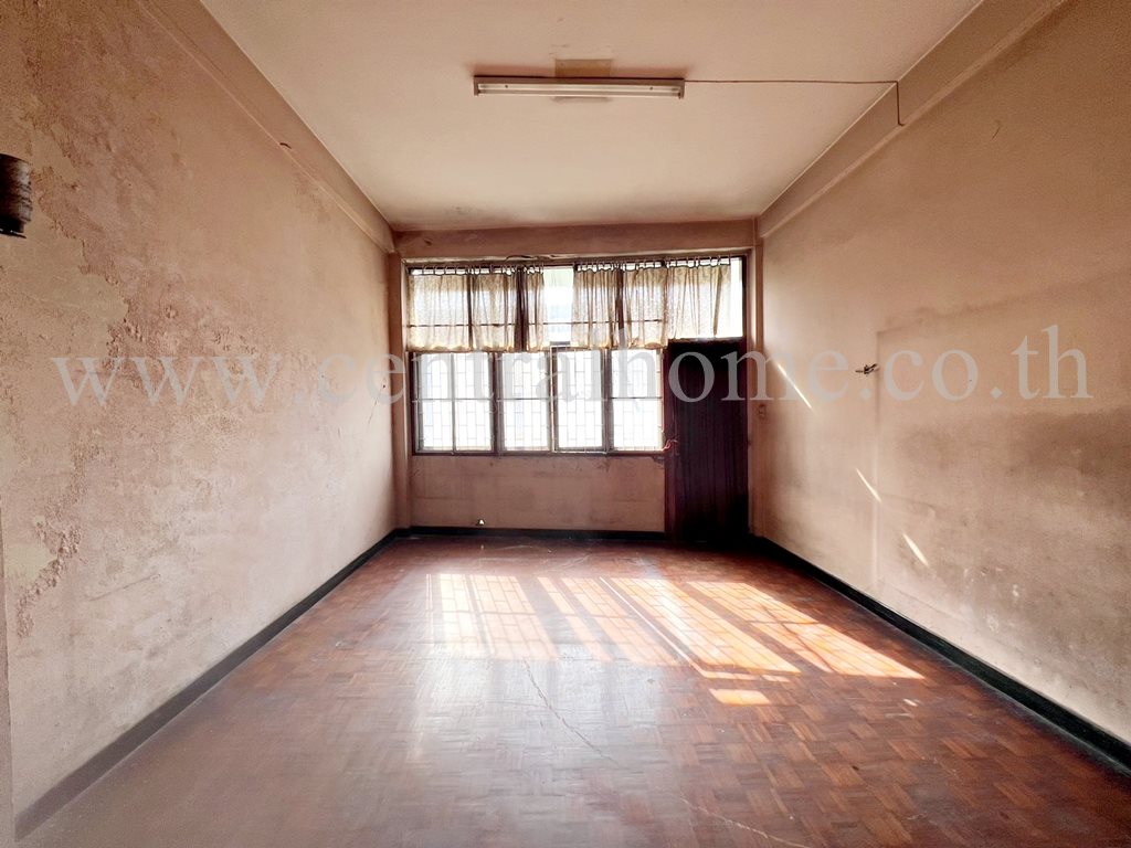 อาคารพาณิชย์ ตรอกครุฑ ใกล้ศาลเจ้าพ่อเสือ เขต พระนคร