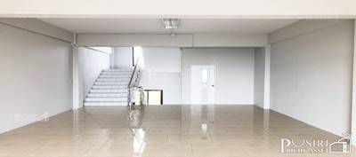 ขายอาคารพาณิชย์ 8 ห้อง สร้างใหม่สไตล์โมเดิร์น 3.5 ชั้น+ดาดฟ้า พื้นที่ใช้สอย 260 ตร.ม.  ทำลดี ติดถนนสายใยรัก ใกล้ตลาดกระทุ่มแบน เพียง 1.5 กม.-KK4100S