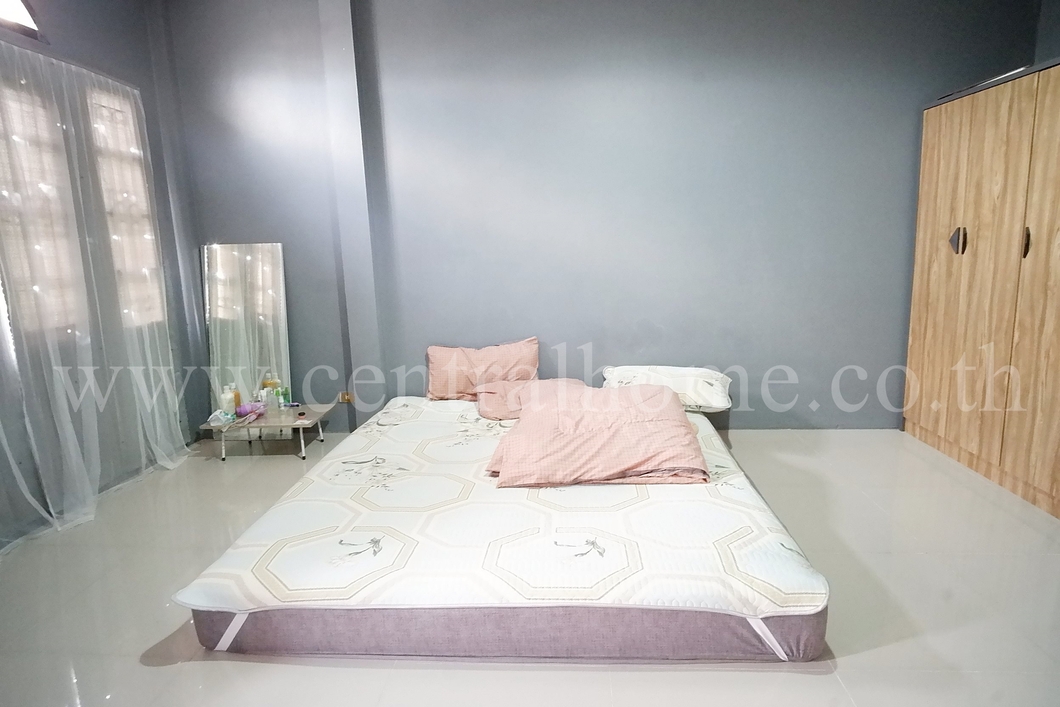 ทาวน์เฮ้าส์ บ้านสุขนที วิลล่า ซอย ลาดปลาเค้า 62 หลังริม