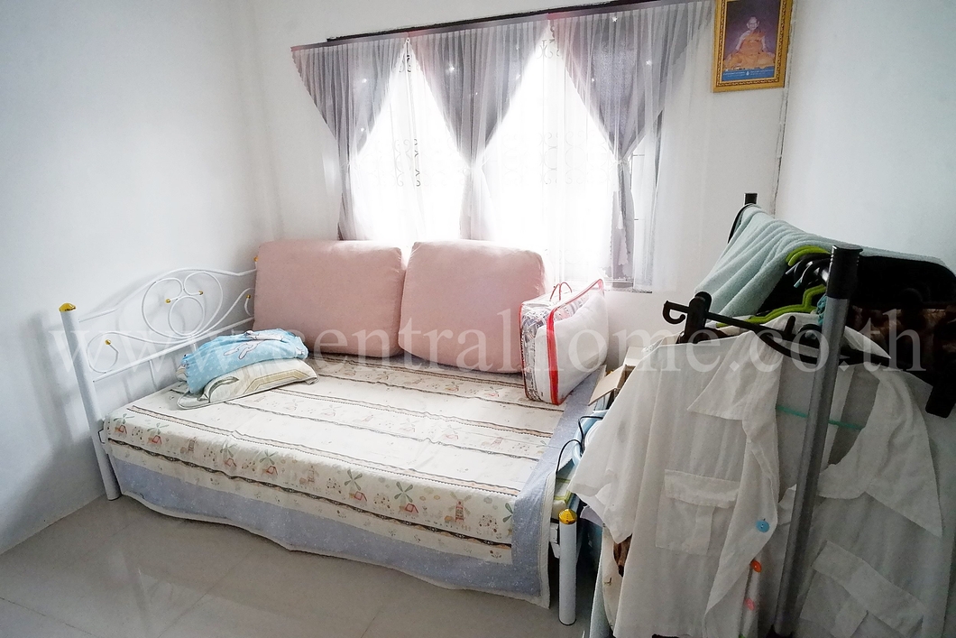 ทาวน์เฮ้าส์ บ้านสุขนที วิลล่า ซอย ลาดปลาเค้า 62 หลังริม