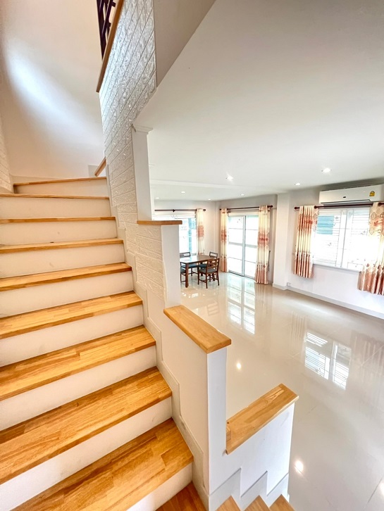 ขายบ้านแฝด ต่อเติมหลังคาหน้าบ้าน ต่อเติมหลังบ้าน ครัวบิ้วอิน พร้อมอยู่ ของแถมมากกว่า 10 รายการ