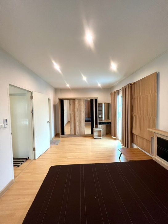 ขายบ้านแฝด ต่อเติมหลังคาหน้าบ้าน ต่อเติมหลังบ้าน ครัวบิ้วอิน พร้อมอยู่ ของแถมมากกว่า 10 รายการ