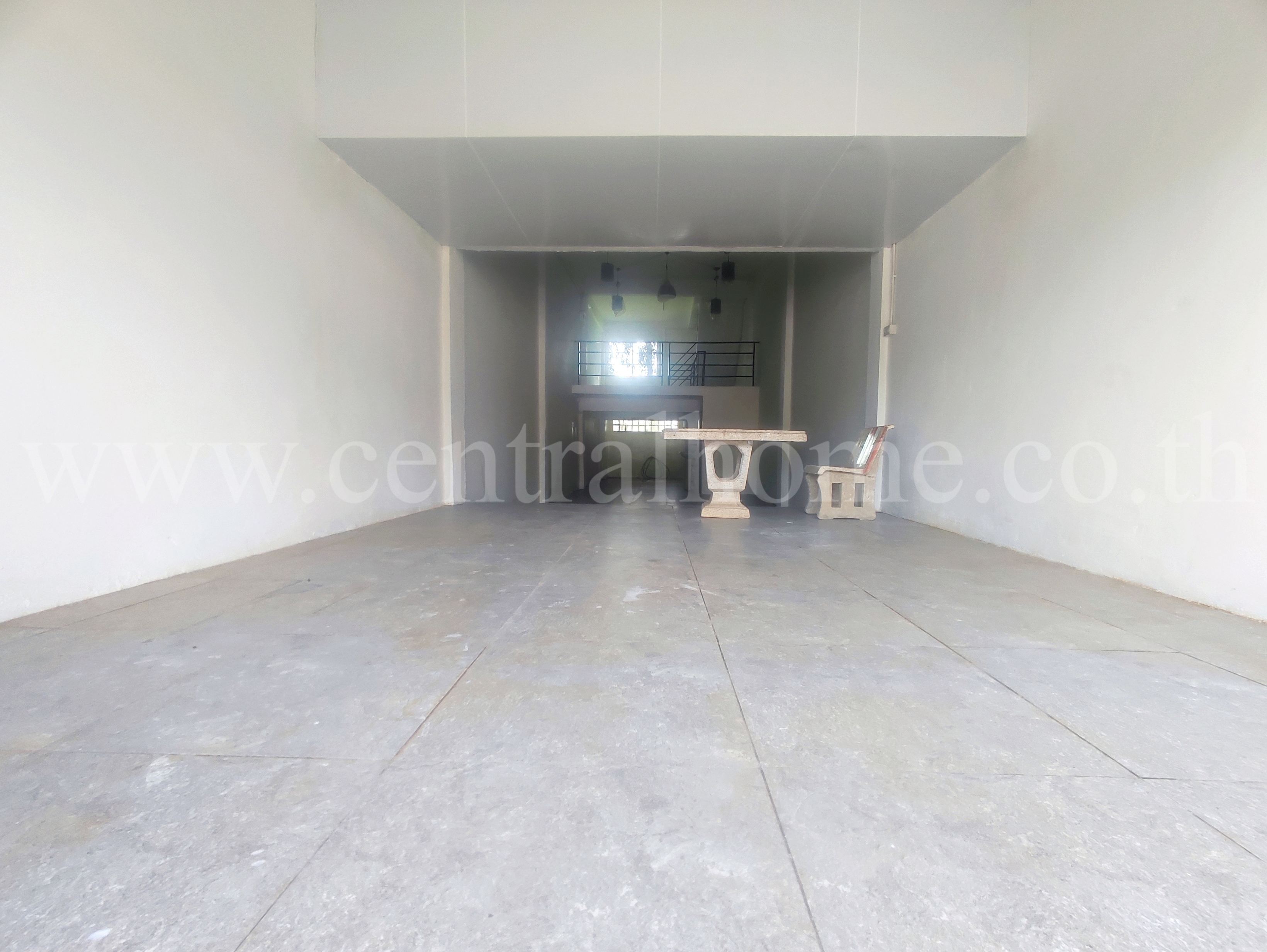 อาคารพาณิชย์ รีโนเวทใหม่ ติดสะพาน นวลฉวี ราคาถูก !!!