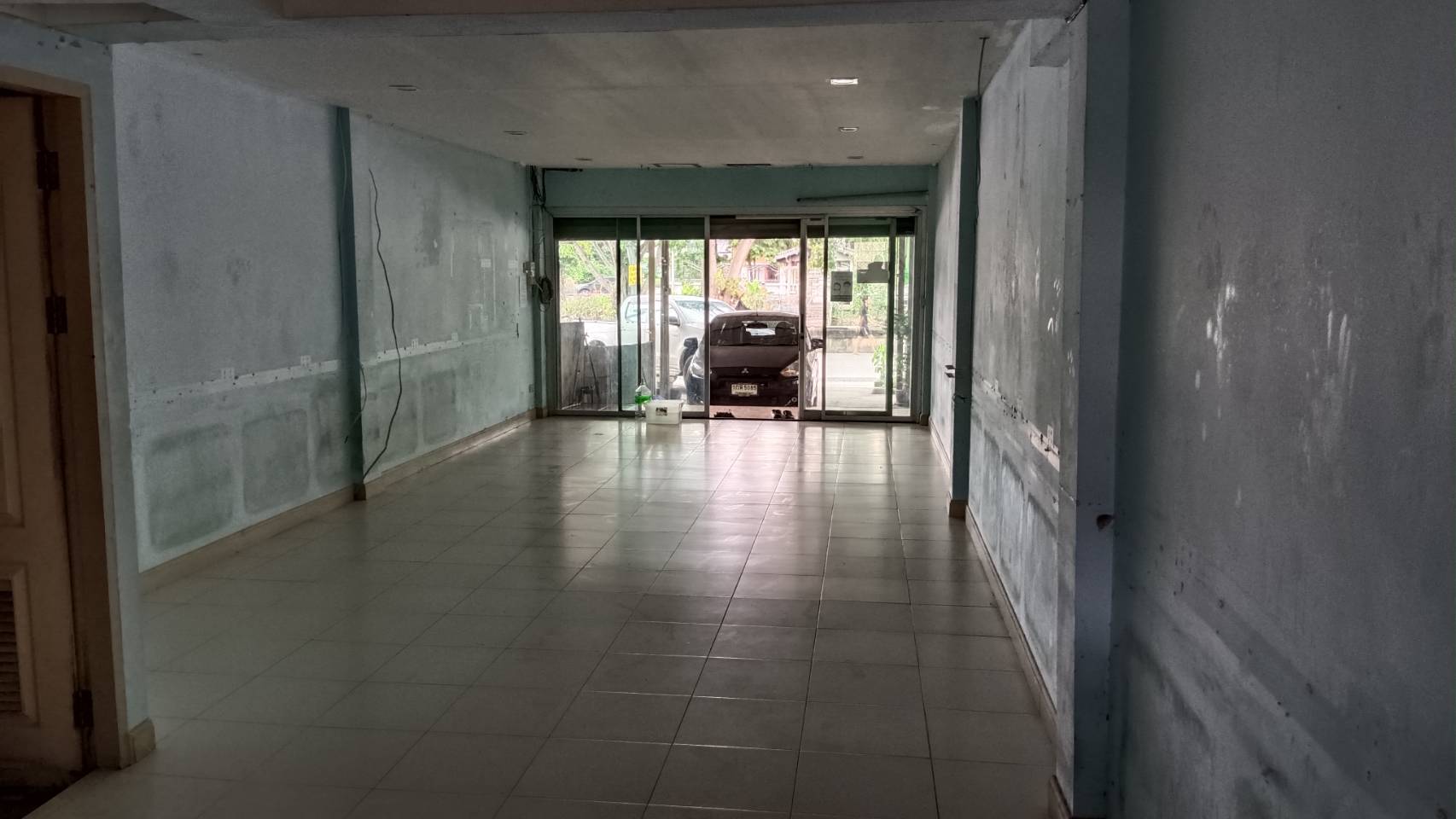 ขายอาคารพาณิชย์ 3.5 ชั้น หมู่บ้านกลอรี่เฮ้าส์ ใกล้ตลาดไท ซอยแมนอัตตั้น 