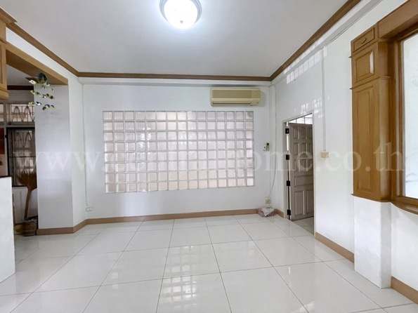 บ้านเดี่ยว ชมฟ้า-วรางกูล คลอง 2 หลังมุม