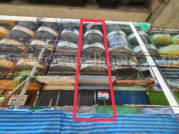 อาคารพานิชย์ 4.5 ชั้น ทำเลธุรกิจ ถนนติวานนท์ ติดรถไฟฟ้า !