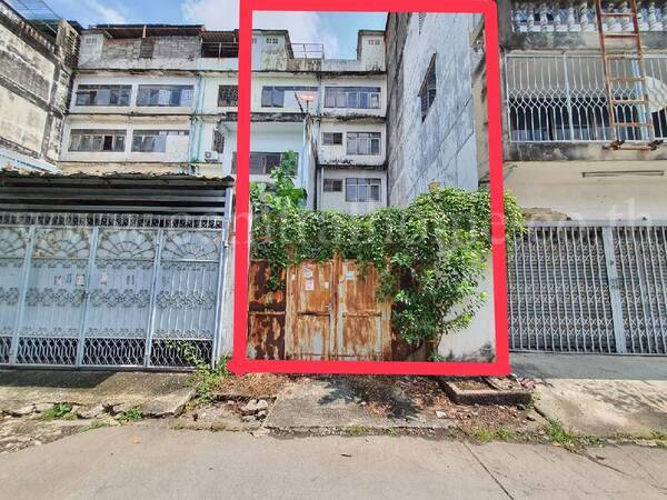 อาคารพานิชย์ 4.5 ชั้น ทำเลธุรกิจ ถนนติวานนท์ ติดรถไฟฟ้า !