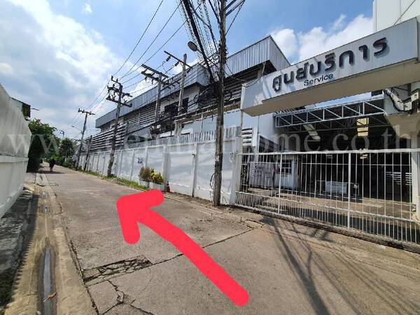 อาคารพานิชย์ 4.5 ชั้น ทำเลธุรกิจ ถนนติวานนท์ ติดรถไฟฟ้า !