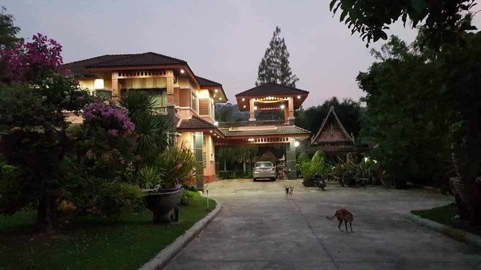 ขายบ้านเดี่ยวพร้อมสิ่งปลูกสร้างอื่นๆ ร่มรื่นแบบธรรมชาติ ใกล้บิ๊กซี อ.เมือง จ.ระนอง