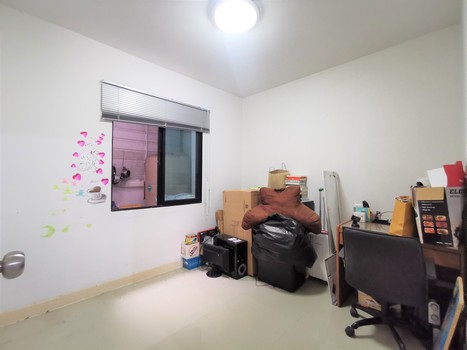 ขาย ทาวน์โฮม 2 ชั้น หมู่บ้าน ฟ้าปิยรมย์ เทอร์เร่ เฟส 12  พื้นที่ 27.4 ตรว.  4 ห้องนอน 2 ห้องน้ำ หน้ากว้างพิเศษ ใกล้ส่วนกลาง