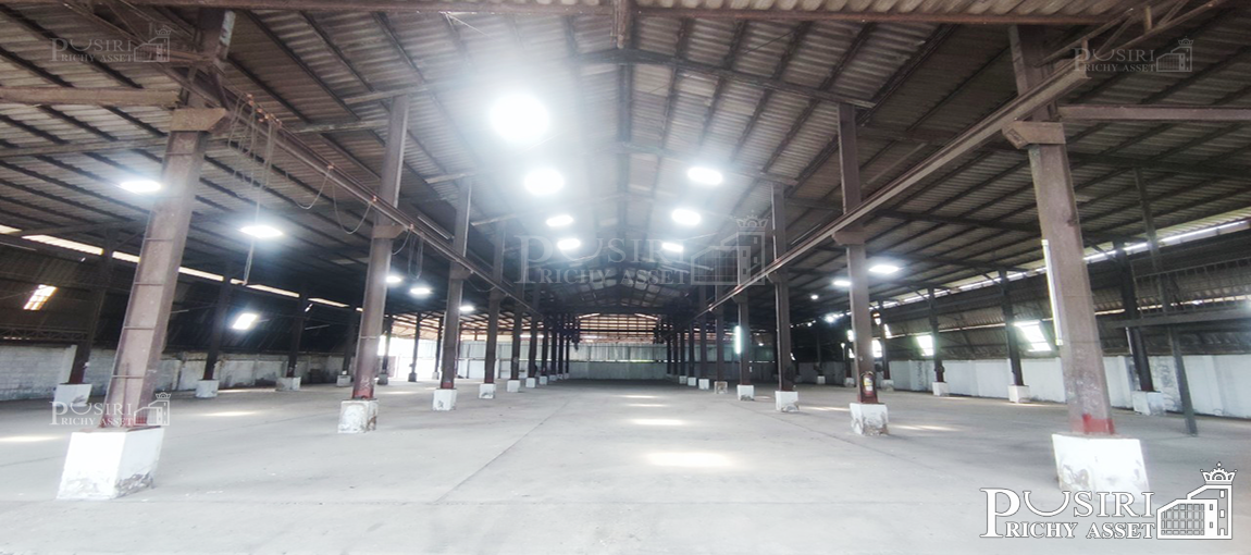 พิเศษ ให้เช่าโรงงาน 2,080 สีม่วง ติดถนนสองด้าน พร้อมเครนรับหนัก 5 ตัน 2 ตัว พื้นรับ 3 ตัน / ตร.ม. ใกล้ถนนเศรษฐกิจเพียง 700 ม. เท่านั้น KK5172S