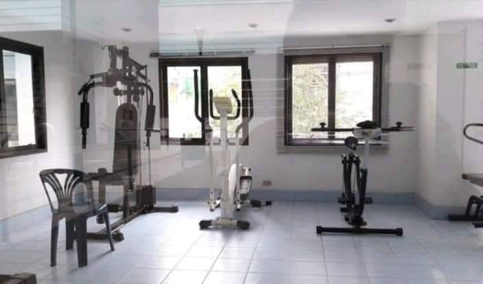 ขายห้องชุด อาคารกรีนเพลส ห้องสวย ห้องกว้าง เข้าอยู่ได้เลย บางนา กรุงเทพฯ 