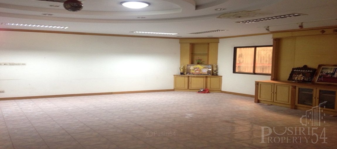 โรงงานผลิตอุปกรณ์ดับเพลิง 2 ไร่ เพิ่มช่องทางให้รถขนส่ง มีพื้นที่จอดรถรอโหลด ง่ายต่อการใช้ชีวิตทั้งคุณและพนักงาน ใกล้ถนนบางปลา เศรษฐกิจ  KK1463S