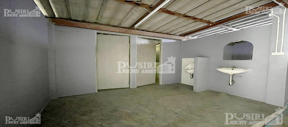 แค่ 45 บาท/ตร.ม. กับโกดังให้เช่านครปฐม 2,000 ตร.ม. ใกล้ ถ. เพชรเกษมเพียง 900 ม. เก็บของได้มากพื้นรับ 3 ตัน เทรลเลอร์เข้าได้+จอดรถยนต์ได้นับ10คัน -kk5418s