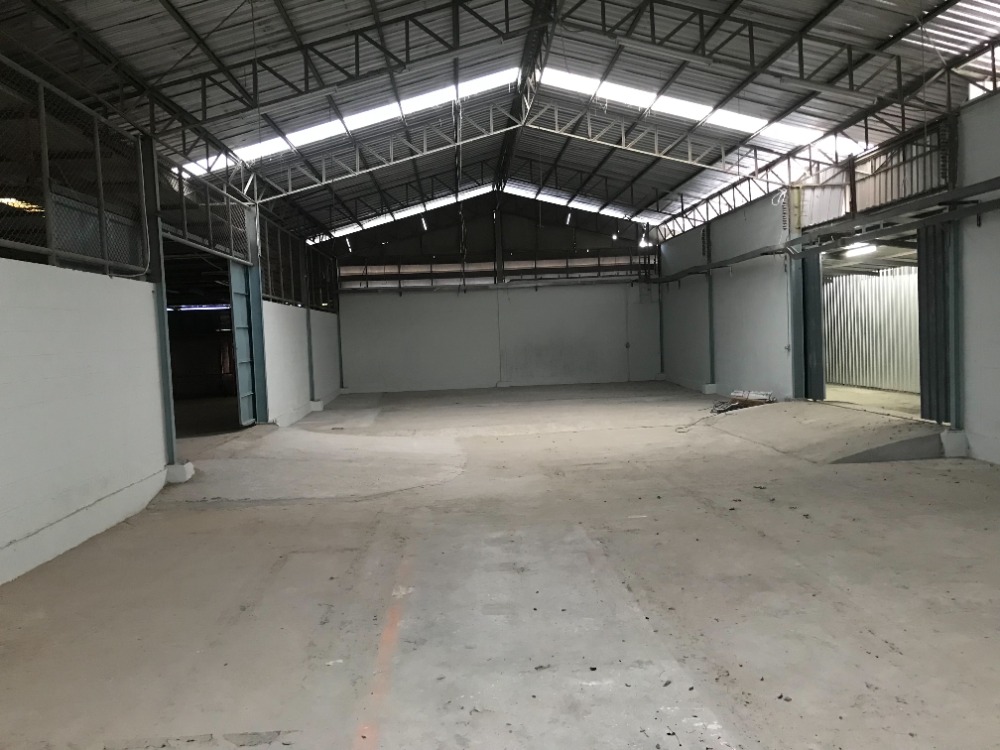 ให้เช่า โกดัง/โรงงานอุตสาหกรรม เนื้อที่ 640 ตรว. สุขุมวิท 115 ทะลุเทพารักษ์่ ตกแต่งทาสีใหม่ โกดัง ให้เช่า ฿160,000/ด.