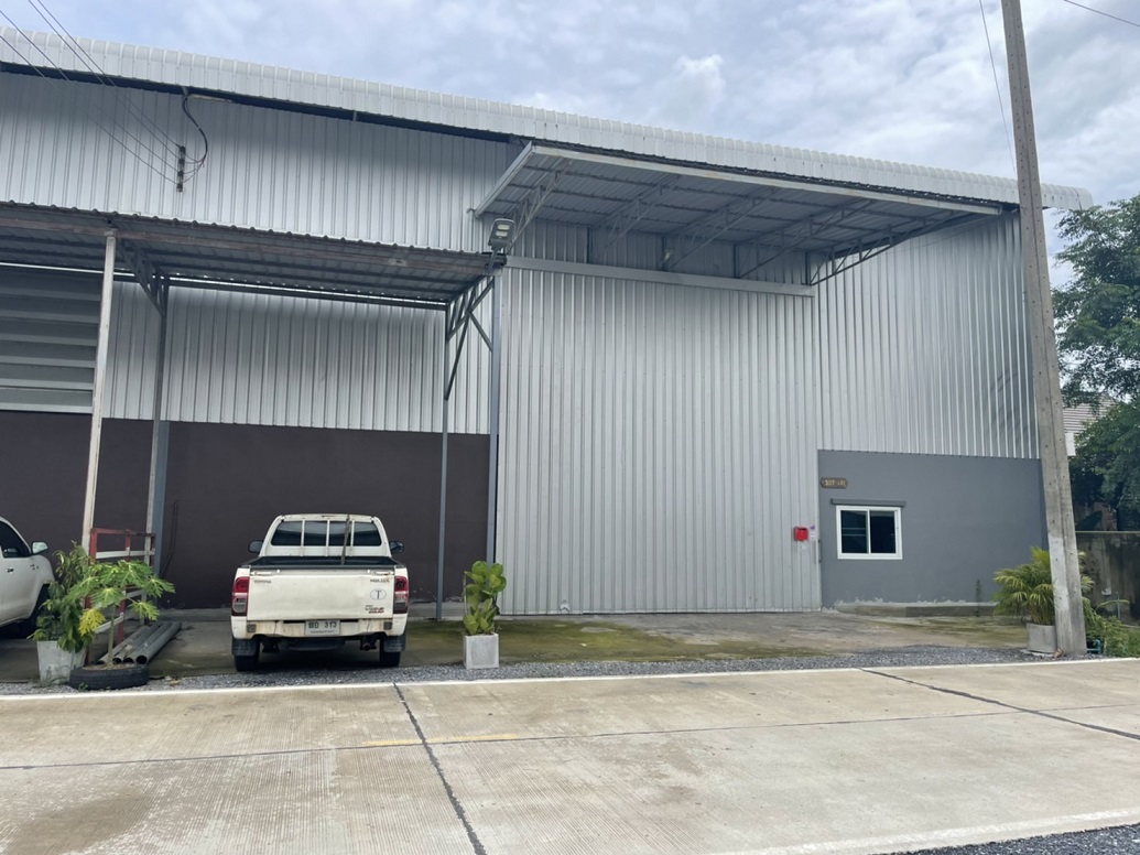 ให้เช่าโกดัง ลำลูกกาคลอง7 พื้นที่ใช้สอย 300 ตรม.มี ออฟฟิศ 2 ชั้น โกดัง ให้เช่า ฿30,000/ด. 