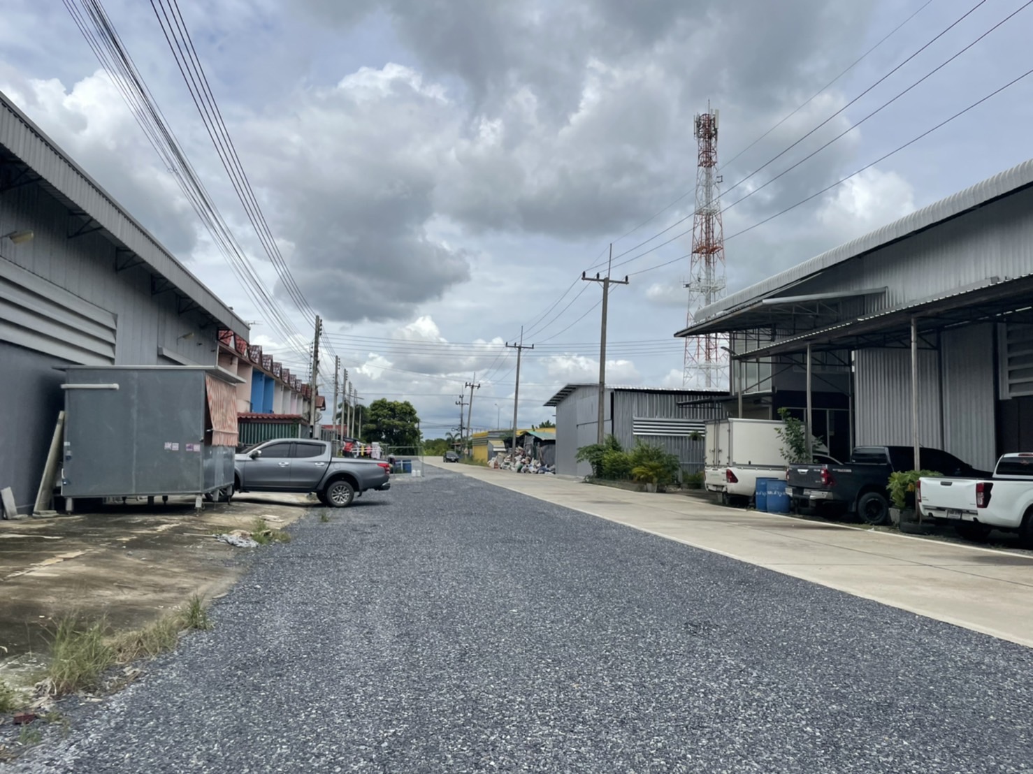 ให้เช่าโกดัง ลำลูกกาคลอง7 พื้นที่ใช้สอย 300 ตรม.มี ออฟฟิศ 2 ชั้น โกดัง ให้เช่า ฿30,000/ด. 