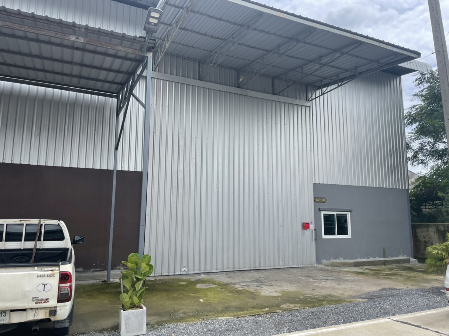 ให้เช่าโกดัง ลำลูกกาคลอง7 พื้นที่ใช้สอย 300 ตรม.มี ออฟฟิศ 2 ชั้น โกดัง ให้เช่า ฿30,000/ด. 