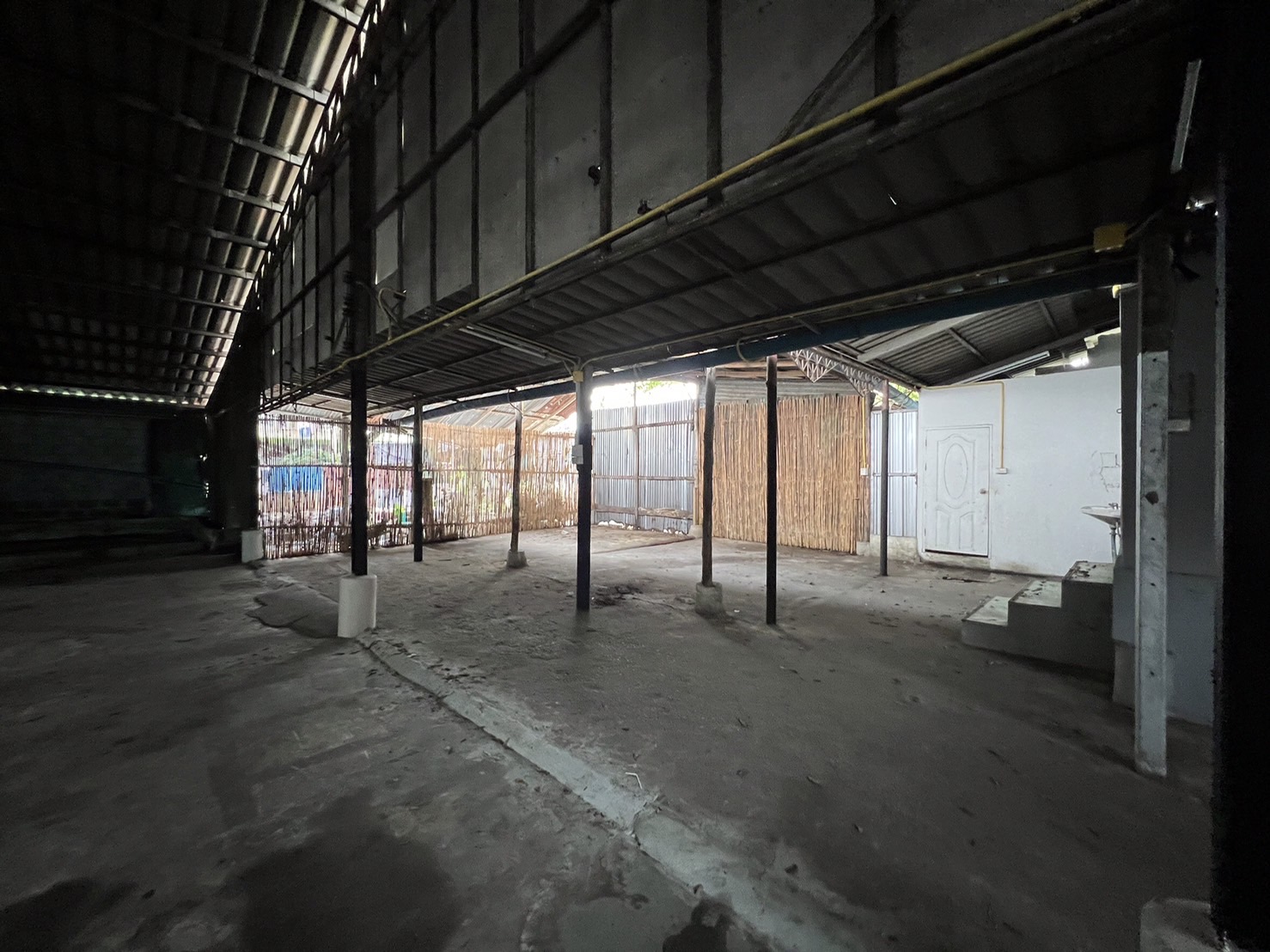 ให้เช่า โกดังเนื้อที่ 1 ไร่ อำเภอศาลายา จังหวัดนครปฐม สภาพดีพร้อมใช้งาน โกดัง ให้เช่า ฿45,000/ด.