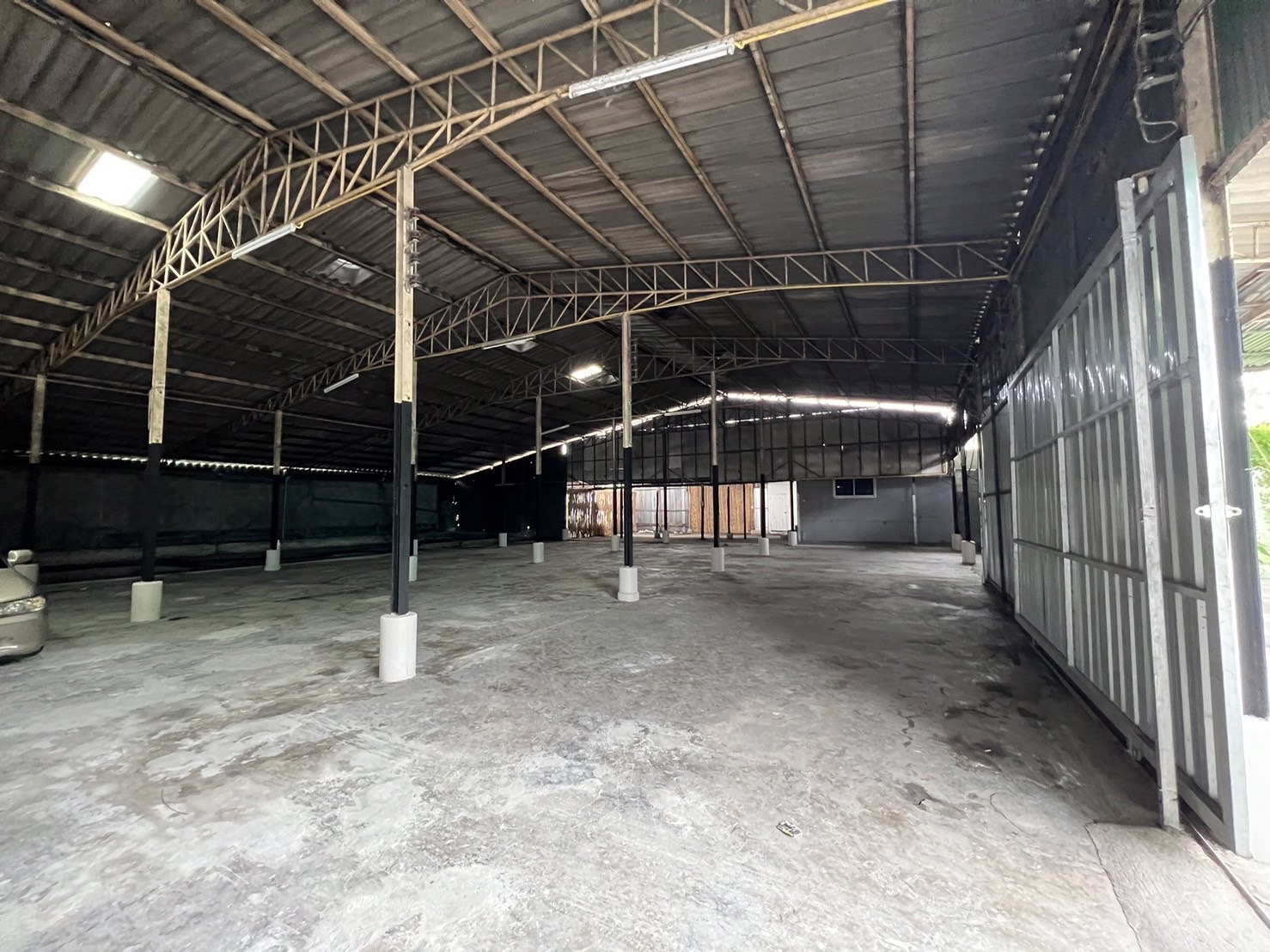 ให้เช่า โกดังเนื้อที่ 1 ไร่ อำเภอศาลายา จังหวัดนครปฐม สภาพดีพร้อมใช้งาน โกดัง ให้เช่า ฿45,000/ด.