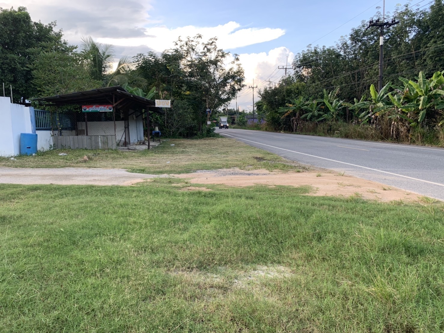 ขายโกดัง เนื้อที่ 6 ไร่ 61 ตรว. ที่ดินหน้ากว้าง 112 เมตร สามารถขอ รง.4 ได้ อยู่ ตำบลหนองละรอก อำเภอบ้านค่าย จังหวัดระยอง โรงงาน ขาย ฿20,000,000