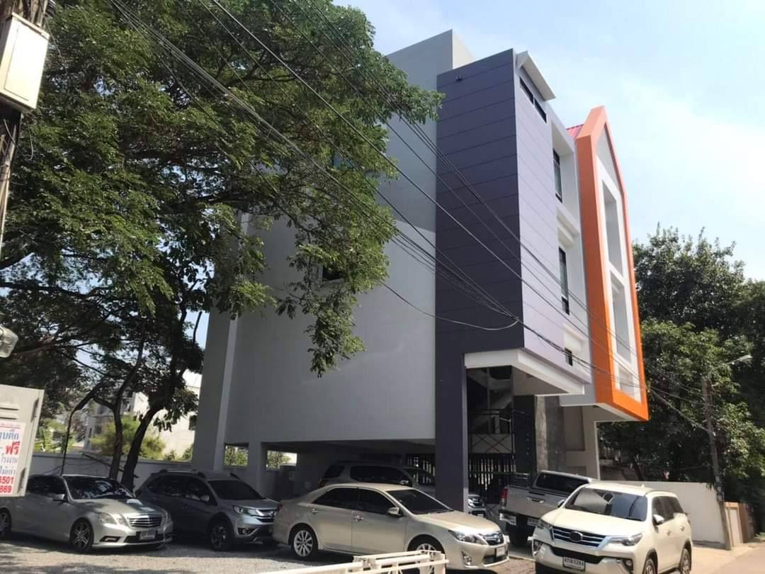 ให้เช่า ออฟฟิต สำนักงาน 4 ชั้น เนื้อที่ 90 ตรว. พื้นที่ใช้สอย 600 ตร.ม. ใหม่สวยพร้อมอยู่ วงศ์สว่าง ประชาชื่น สำนักงาน ให้เช่า ฿90,000/ด.