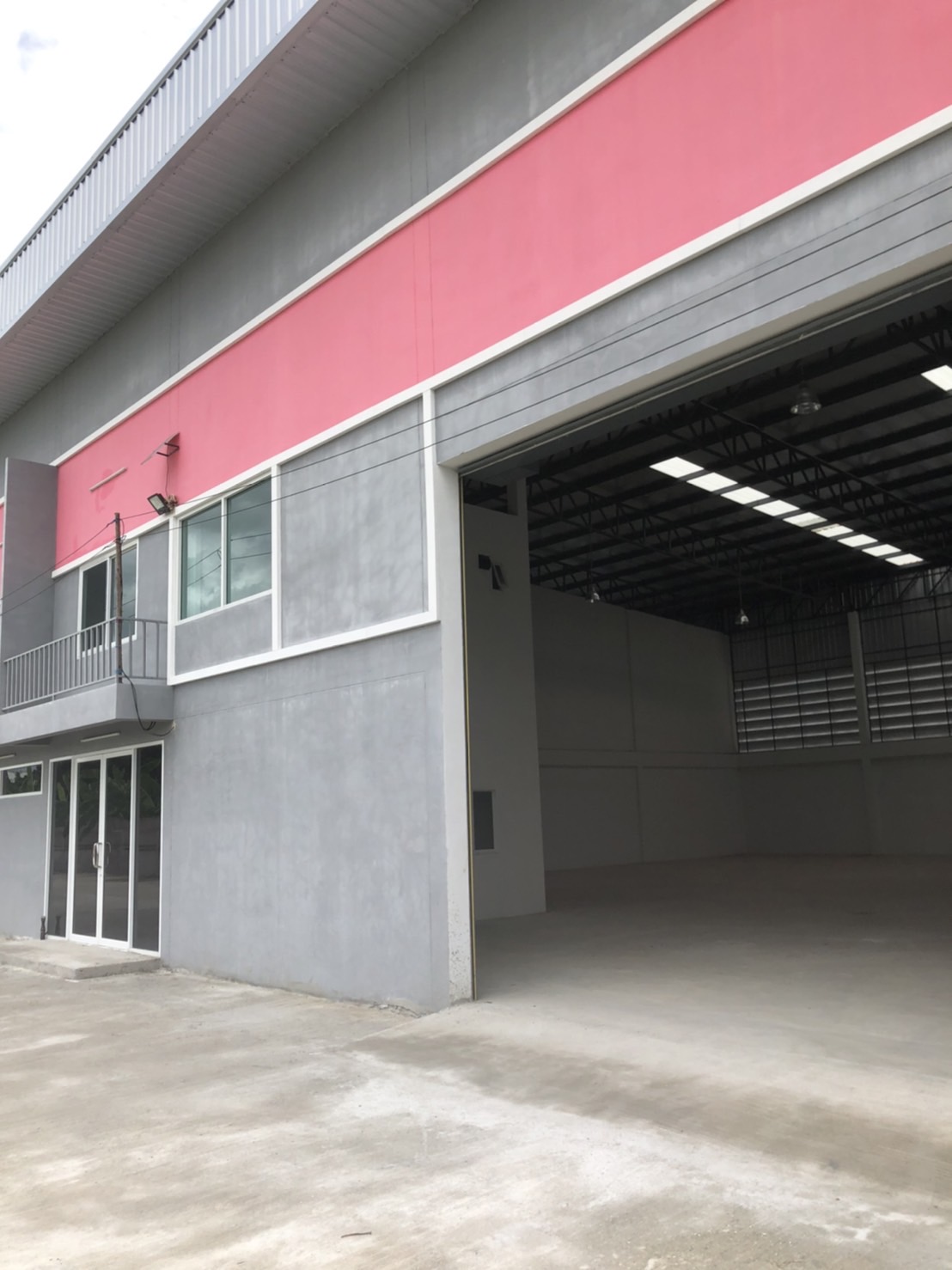 โกดังสร้างใหม่ ขนาด 500 ตรม.  หนองเพรางาย ไทรน้อย-ศาลายา ใกล้เซ็นทรัลเวสต์เกต โกดัง ให้เช่า ฿50,000/ด.