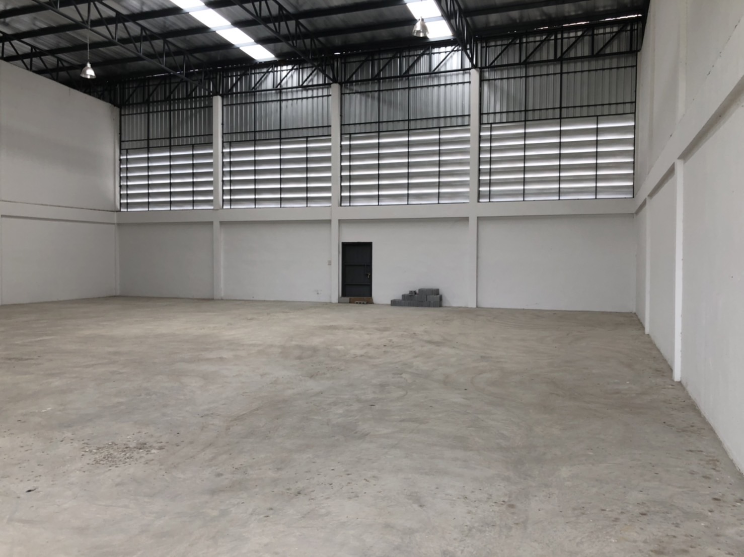 โกดังสร้างใหม่ ขนาด 500 ตรม.  หนองเพรางาย ไทรน้อย-ศาลายา ใกล้เซ็นทรัลเวสต์เกต โกดัง ให้เช่า ฿50,000/ด.