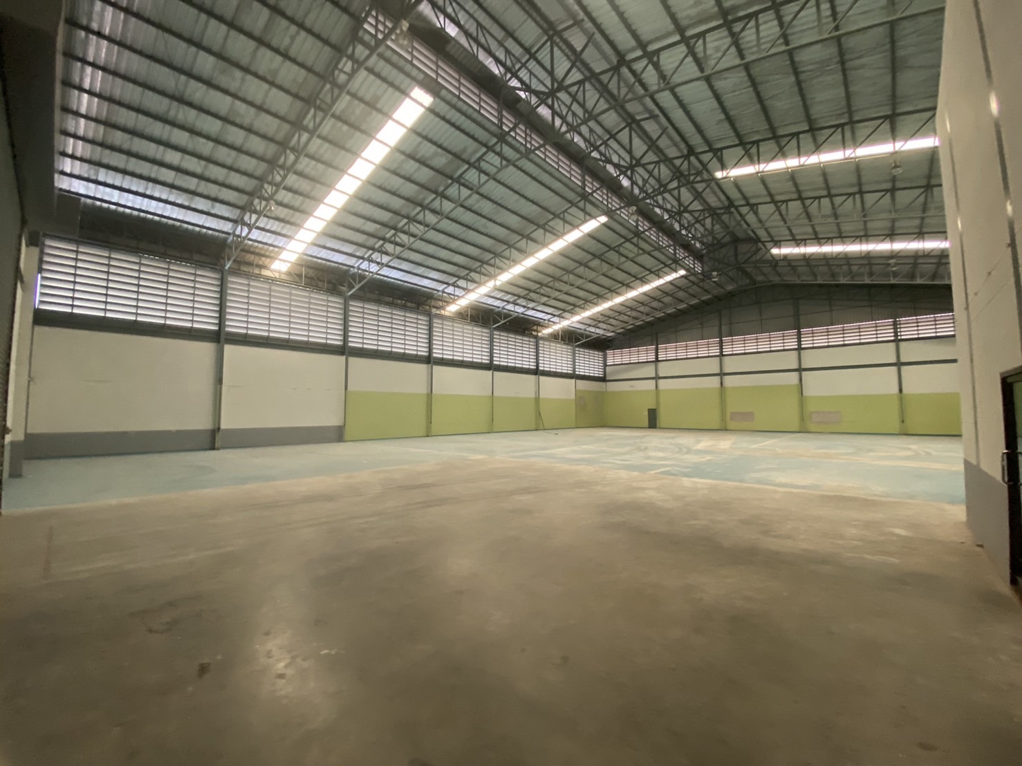 ให้เช่า โกดัง คลังสินค้า 2,400 ตรม. อยู่ในโครงการจงศิริปาร์คแลนด์ ซอยคลองอาเสี่ย ถนนเทพรักษ์ กม11 ตำบลคลองขุดบางตำหรุ อำเภอบางพลี จังหวัดสมุทรปราการ โรงงาน ให้เช่า ฿200,000/ด.