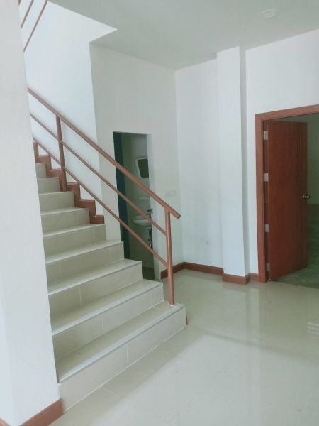 ให้เช่า โกดัง/โรงงาน ถนนลำลูกกา คลอง 7 เนื้อที่ 240 ตรว.พร้อมสำนักงาน 3 ชั้น โรงงาน ให้เช่า ฿70,000/ด.