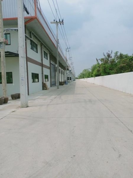 ให้เช่า โกดัง/โรงงาน ถนนลำลูกกา คลอง 7 เนื้อที่ 240 ตรว.พร้อมสำนักงาน 3 ชั้น โรงงาน ให้เช่า ฿70,000/ด.