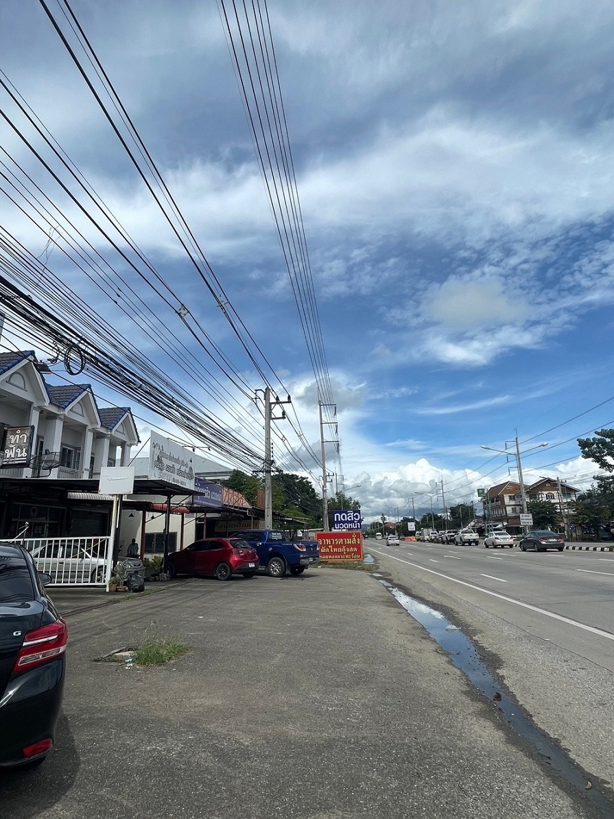 ขาย อาคารพาณิชย์  ขนาด 24 ตรว.  อยู่ถนน เส้นเชียงใหม่-ดอยสะเก็ด (เจ้าของขายเอง)