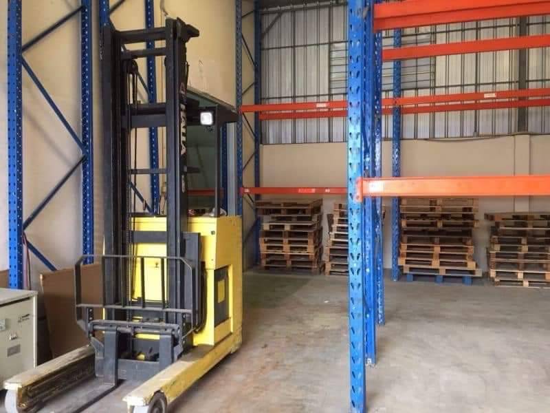 โกดังให้เช่า (ว่างธันวาคมนี้)พัฒนาการซอย 34 พื้นที่โกดัง 400 ตรม. ออฟฟิศ 2 ชั้น ห้องเก็บสินค้า แล็ควางสินค้า และรถโฟล์คลิฟท์