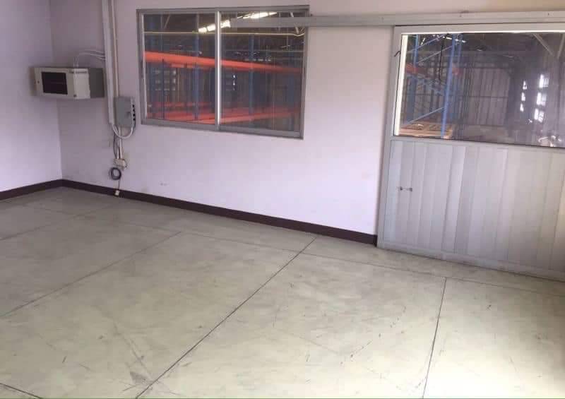 โกดังให้เช่า (ว่างธันวาคมนี้)พัฒนาการซอย 34 พื้นที่โกดัง 400 ตรม. ออฟฟิศ 2 ชั้น ห้องเก็บสินค้า แล็ควางสินค้า และรถโฟล์คลิฟท์