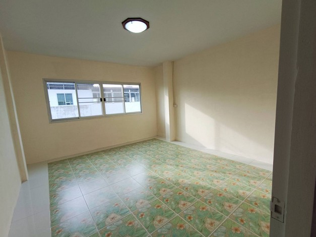 ขายตึกแถวคู่ 4.5 ชั้น ( แยกหลัง ) ตกแต่งใหม่พร้อมอยู่ ใกล้แหล่งชุมชน เดินทางสะดวก บางพลัด กรุงเทพฯ