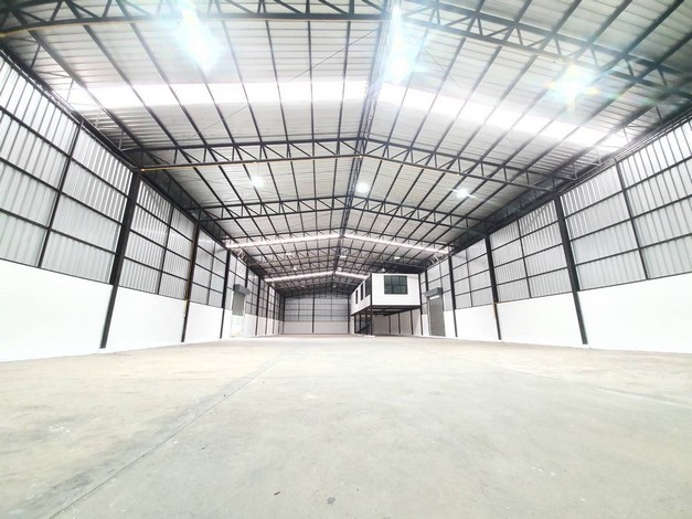 ให้เช่า โกดังพร้อมสำนักงาน OFFICE ใกล้ทางด่วนและวงแหวนอุตสาหกรรม แค่ 200 เมตร ย่านรามอินทรา พหลโยธิน เดินทางสะดวก 