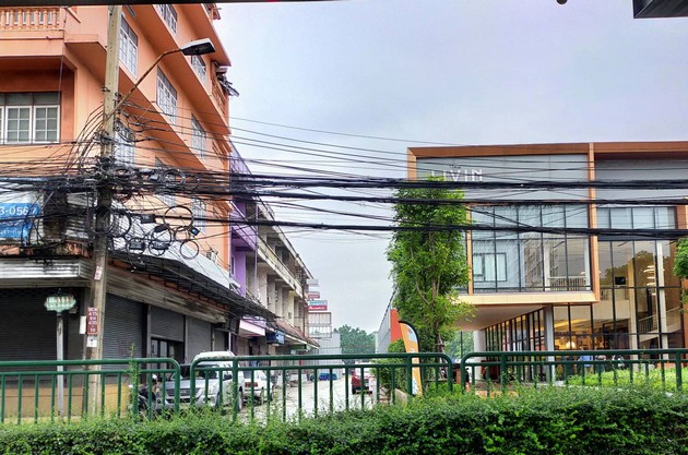 ขายตึกแถว 3.5 ชั้น ทำเลทอง ใกล้รถไฟฟ้า ลำสาลี mrt100 ม.ห่าง ถ.รามคำแหง 50 ม. ติดโครงการเดอะลิฟวิ่งรามคำแหง บางกะปิ กรุงเทพฯ