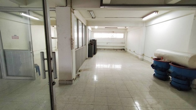 ขายตึกคู่ 4.5 ชั้น ทำเลดีมาก ใกล้เซ็นทรัลปิ่นเกล้า ห่างรพ.เจ้าพระยา 100ม.