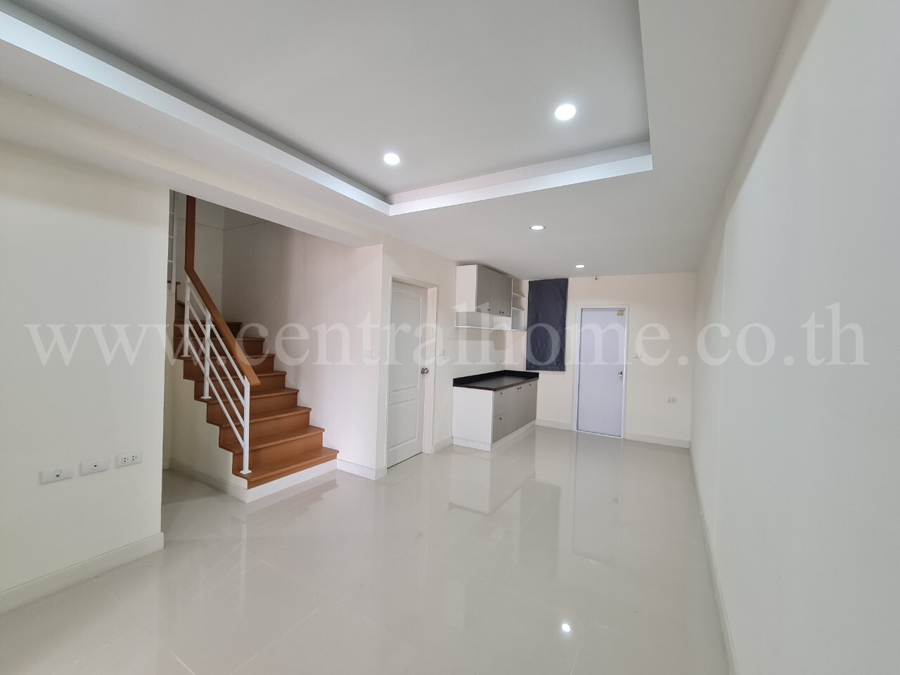 ทาวน์โฮม : ไอลีฟ ไพร์ม (รังสิต - วงแหวน คลอง4)