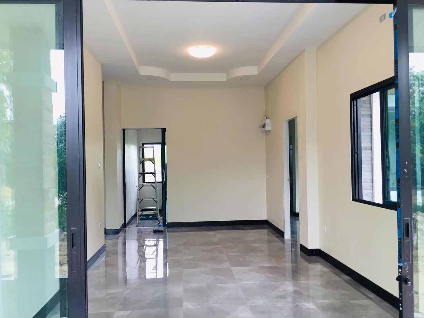 ด่วนขายบ้านเดี่ยวชั้นเดียว บ้านสร้างใหม่ พนัสนิคม (ใกล้สนง.ที่ดินพนัสนิคม)