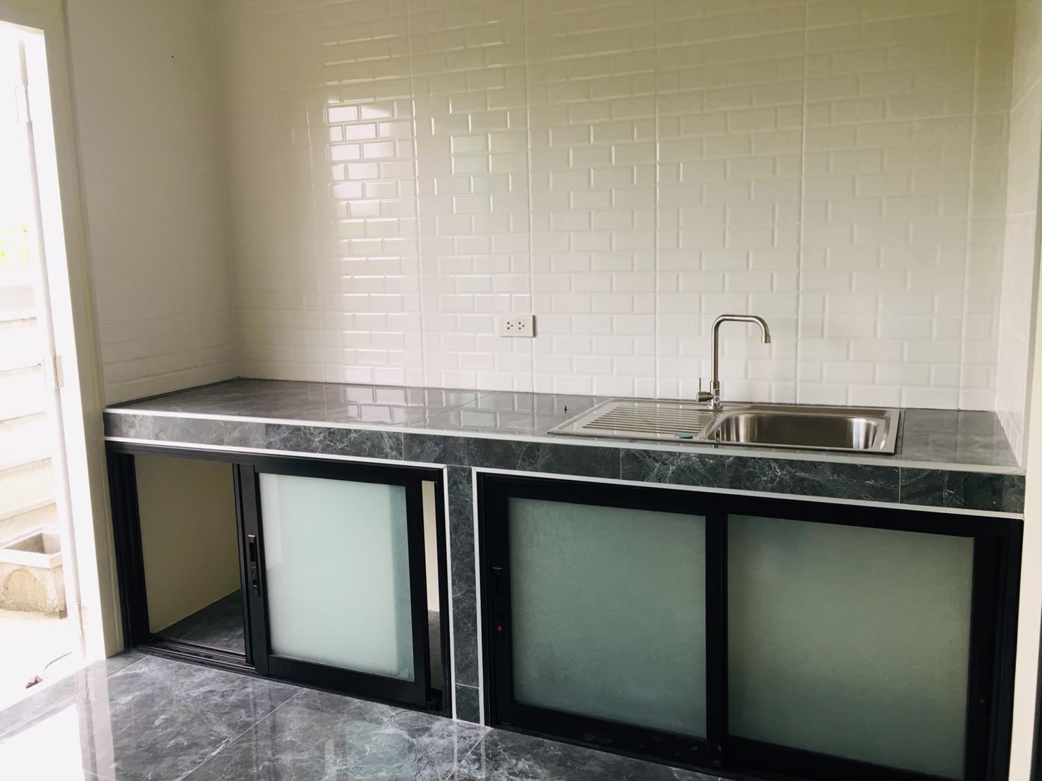 ด่วนขายบ้านเดี่ยวชั้นเดียว บ้านสร้างใหม่ พนัสนิคม (ใกล้สนง.ที่ดินพนัสนิคม)