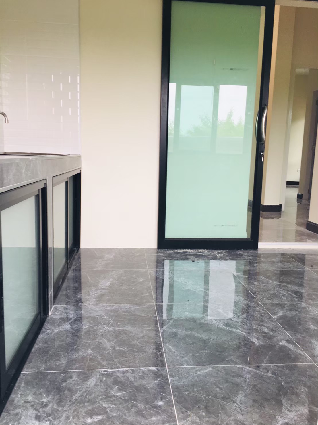 ด่วนขายบ้านเดี่ยวชั้นเดียว บ้านสร้างใหม่ พนัสนิคม (ใกล้สนง.ที่ดินพนัสนิคม)