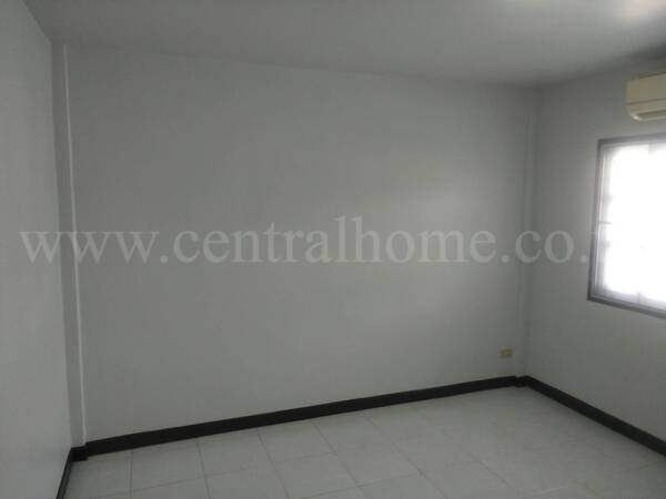 ทาวน์เฮ้าส์ บ้านณัฐวรรณ หนองจอก