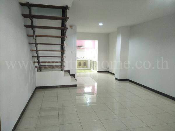 ทาวน์เฮ้าส์ บ้านณัฐวรรณ หนองจอก