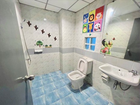 ขาย ทาวน์โฮม 2 ชั้น หมู่บ้าน เคซี รามอินทรา 3  ซอยหทัยราษฎร์ 39 ติดถนนเมนหทัยราษฎร์  รีโนเวทใหม่ทั้งหลัง  พื้นที่ 22.5 ตรว. 3 ห้องนอน 2 ห้องน้ำ ทำเลดี ใกล้ทางพิเศษฉลองรัชและกาญจนาภิเษกวงแหวน