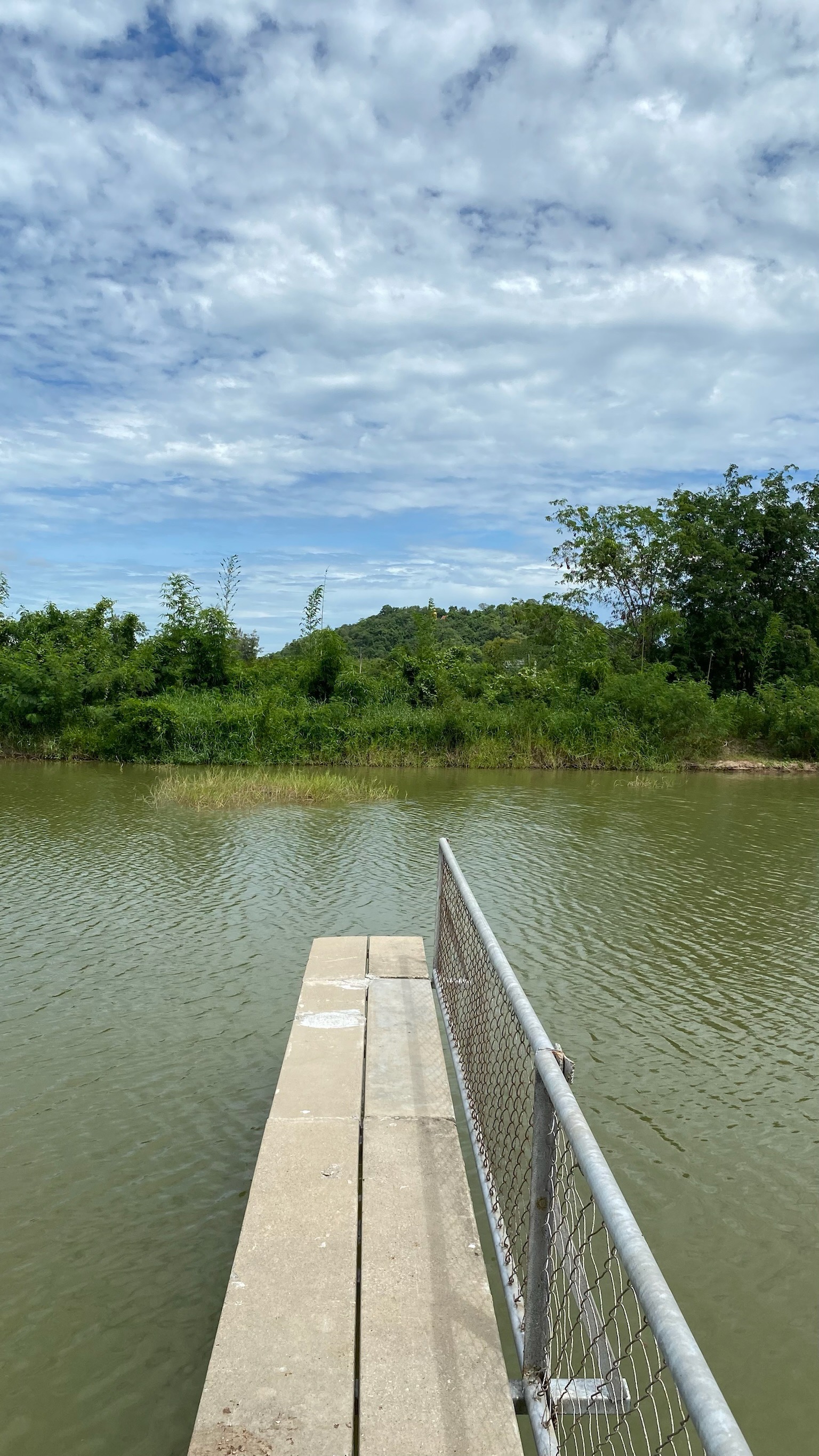 ขายด่วนที่ดิน ถมแล้วติดถนนไฟฟ้าปะปา พร้อม ตำบล เขาขลุง อำเภอบ้านโป่ง ราชบุรี 