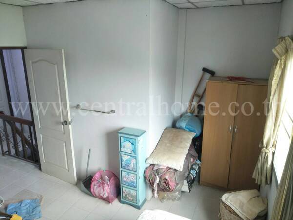ทาวน์เฮ้าส์ หมู่บ้าน อิมพีเรียลเพลส ซอย วัดลาดปลาดุก
