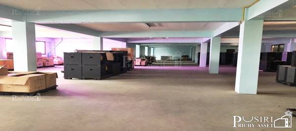 ขายโรงงานพื้นอีพ็อกซี่ใหญ่ เกือบ 3 ไร่ พื้นที่ใช้สอยกว่า 4,400 ตร.ม. พร้อมออฟฟิศ+ห้องพักคนงานและพื้นที่ด้านหลังที่สามารถต่อเติมได้ใกล้คลองสี่วา 500 ม. - KK3802S